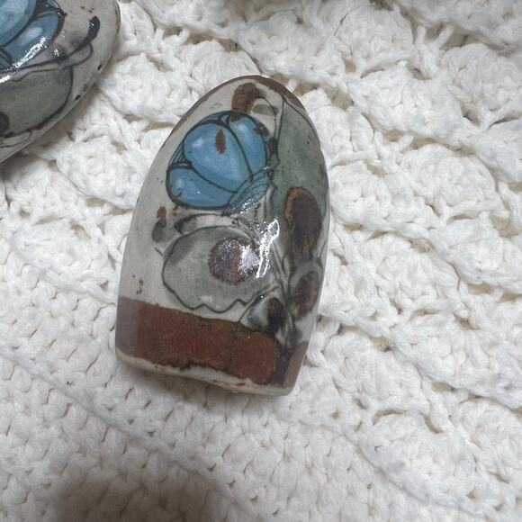 KEN EDWARDS VINTAGE Tonala Mexican Pottery Salt and Pepper Shakers Birds Flowers - Picture 8 of 12